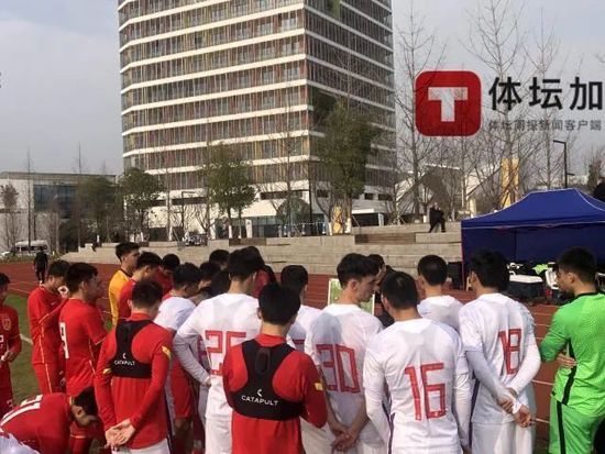 不过韩寒说，这次沈腾不只是好笑，而是;好笑+深情，这将是大家从未见过的沈腾